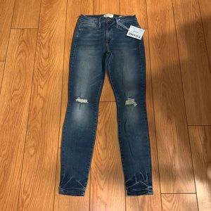 NWT Frame Le High Skinny Distressed Jeans